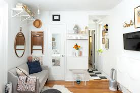 small studio apartment organizing