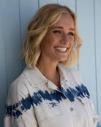 A lovely photo shoot with this amazing cast! I'm happy to call them my  friends! Check them out! 'DE REDDERS' vanaf 2 augustus op @play4_be  @goplay.be @wimvandegenachte 🌊☀️