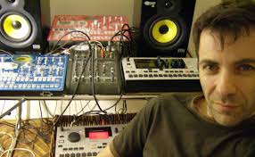 MVD OFF THE GROUND: Nota MVD Off The Ground: Daniel Anselmi