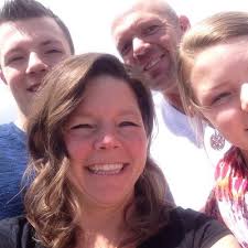 Karrie Allen (@karrieiteach)