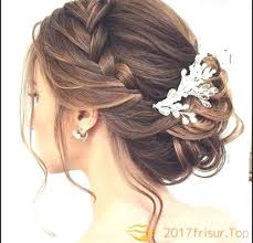 Die Besten 25 Hochsteckfrisuren Ideen Auf Pinterest Lassige Hochsteckfrisuren Flechtfrisuren Hochzeit Festliche Frisuren Mittellange Haare Flechtfrisuren