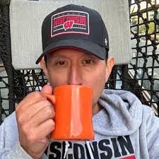 Jon Arias's Instagram, Twitter & Facebook