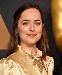 Dakota johnson haircut and hairstyles for you, just watch and select best design for you. Dakota Johnson S Best Hairstyles On The Red Carpet 2018
