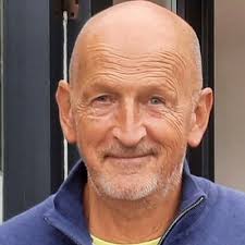 Stephen Keeler's Instagram, Twitter & Facebook