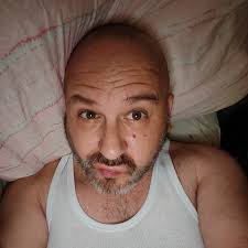 Sanremo Story: La serata finale di Sanremo 1998 decreta la vittoria di  Annalisa Minetti con il brano "Senza te o con te", al secondo posto  Antonella Ruggiero con "Amore lontanissimo", terzo posto