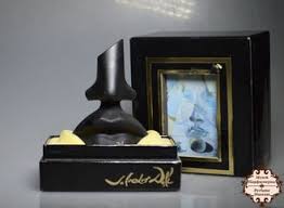 Еще в начале недавних зимних праздников компания salvador dali презентовала новую парфюмерную коллекцию под названием dali haute parfumerie, в которую вошли пять унисекс. Salvador Dali Parfum Duhi Salvador Dali Vintazhnye Chernye Guby Kupit