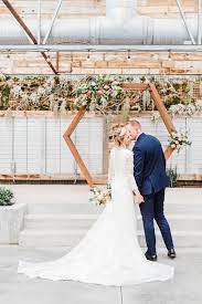 Springtime Wedding Inspiration At Shade Home And Garden Orem Utah Orange Wedding Colors Utah Wedding Photographers Wedding Day Inspiration