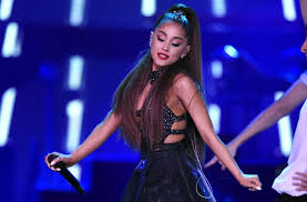 Directed by zack bornstein, jonathan kimmel, andy fisher. Ariana Grande Und Die Liebe Die Angehimmelte Panorama Stuttgarter Zeitung