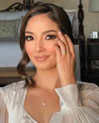 Today's Bride ✨ @adri.ramirz__ • (H&M) Derek Muñoz 🇺🇸🇵🇷💄 •Thank you  for trusting me, for appointments or information about bridal packages you  can write us via email info@derekmunoz.com or call us at