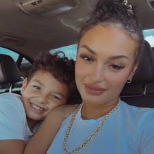 Does anyone know of a nail artist (can be a student still) close to  Bahrija? Want to start getting my nails done.