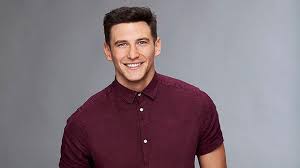 Type 4 Blake Bachelorette It Cast Becca Kufrin Hannah Brown