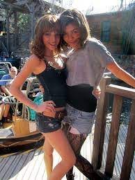 Me And Bella In Disney World In Orlando Florida At Blizzard Beach Zendaya Zendaya Coleman Bella Thorne And Zendaya