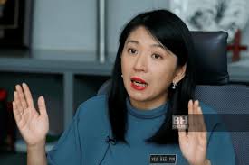 Pada september lalu, menteri sains, teknologi, alam sekitar dan perubahan iklim, yeo bee yin, berikar supaya malaysia meningkatkan penggunaan tenaga diperbaharuinya kepada 20 peratus menjelang 2025. 15 000 Lampu Led Terangi Jalan Kampung Malaysian Green Technology And Climate Change Centre
