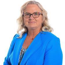 Gayle Carlson's Instagram, Twitter & Facebook