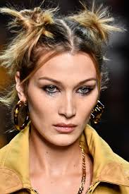 15 Spring Makeup Trends I Wanna Start Wearing Right Now Spring Makeup Trends Makeup Trends Spring Makeup