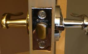 Amazon doorknob locks are, perhaps, the most common type of lock you'll see on homes, especially on inner doors, like bathrooms and bedrooms. Unlock An Omnia Privacy Lock With Sliding Mechanism From The Outside Of The Door Home Improvement Stack Exchange