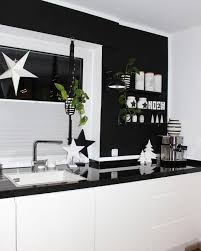 Black Wall Ein Interior Trend Fur Mutige Eine Schwarze Wand Ist Das Neuste Highlight Fur Dein Zuhause Besonders In Schwarze Wand Schwarze Wande Dunkle Wand