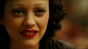 La prensa la acusó y la sociedad elitista parisina le volvió la espalda. La Vie En Rose 2007 Date Scene Youtube