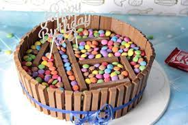 Dieses rezept stammt aus dem kochbuch backen mit süßigkeiten von dr. Kitkat Torte Fur Faule Ohne Backen Storfine