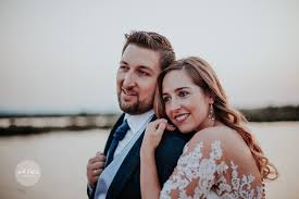 Te propondremos miles de ideas para bodas originales en la playa, tanto para bodas civiles como para bodas religiosas en villajoyosa, alicante celebra tu boda en el mar y comprueba lo fácil que es cumplir tus ilusiones en el día más importante de tu vida y ofrecer a tus invitados la mejor boda en. Postboda En La Playa Alicante Fotografos De Bodas Raul Fuster