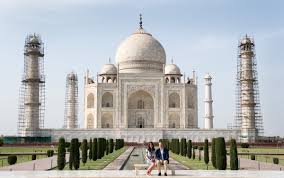 Visiting one of the seven wonders of the world is simple right? Good Morning America On Twitter Prince William And Kate Visit The Taj Mahal This Weekend As Princess Diana Did In 1992 Https T Co 65durami7p