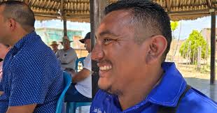 Mara se organiza pa' cambiar su destino! ⚡💙 El candidato a la Alcaldía de  Mara, Erwin Delgado, junto a Nora Bracho, presidenta de UNT Zulia y Zulay  Medina, secretaria de organización, afinó