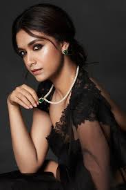 Keerthy Suresh on X: Embracing black ♠️ DasaraPromotions Dasara  t.coemHaK0VLRf  X