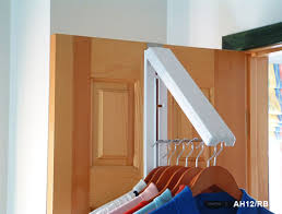 Try to hang your clothes in an open area, such as near a window or door, because they'll dry quicker with plenty of air circulation. Regenschirm Postleitzahl Angegeben Over Door Clothes Drying Rack Youmaybegin Ch
