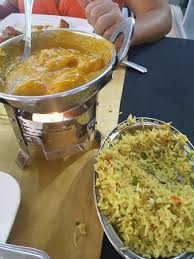 Combine flour, paprika, salt, pepper, and garlic powder in a bowl or on a plate, and set aside. Pollo Con Salsa De Mango Arroz Con Carne Picada Foto Di Delhi Darbar Puerto De Santiago Tripadvisor