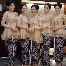 Cahaya abadi 25.304 views1 year ago. 46 Model Baju Brokat Warna Gold Paling Bagus Modelbaju Id