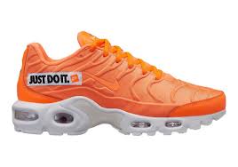 The Nike Air Max Plus Joins The Just Do It Pack Sneakernews Com Nike Shoes Air Max Nike Air Max Nike Air Max Plus