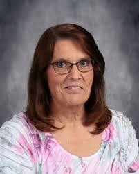 Carolyn Kish's Instagram, Twitter & Facebook