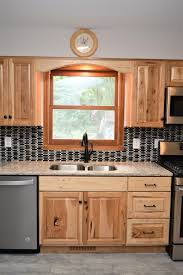 Haas Signature Collection Wood Species Rustic Hickory Cabinet Finish Natural Door Style Esta Hickory Kitchen Cabinets Hickory Kitchen Kitchen Cabinet Styles