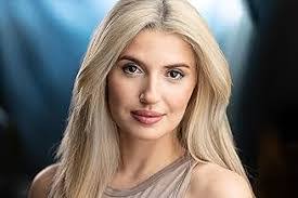 Catherine Valle's Instagram, Twitter & Facebook