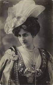 Vintage Everyday 30 Vintage Portrait Photos Of Beauties With Chapeau From The Late 19th And Early 20th Centuries Vintage Portraits Vintage Ladies Hats Vintage