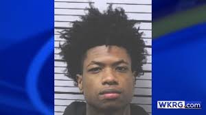 Wanted Mobile man arrested in connection with robbery, shooting; 1 still  sought