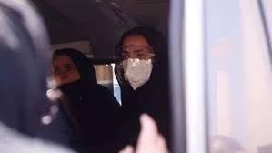 شاهد انهيار دنيا وإيمي سمير غانم أثناء أداء صلاة الجنازة على والدهما وسط حضور كبير من النجوم 21 مايو، 2021 0 أقيمت جنازة الفنان سمير غانم بمسجد المشير طنطاوي في منطقة التجمع الخامس الذي رحل عن. Ø¹Ø§Ø¬Ù„ Ø´Ø§Ù‡Ø¯ÙˆØ§ Ø§Ù†Ù‡ÙŠØ§Ø± Ø¯Ù†ÙŠØ§ ÙˆØ¥ÙŠÙ…ÙŠ Ø³Ù…ÙŠØ± ØºØ§Ù†Ù… ÙˆØ±ÙˆØ¬ÙŠÙ†Ø§ Ø¨Ø¹Ø¯ ØµÙ„Ø§Ø© Ø§Ù„Ø¬Ù†Ø§Ø²Ø© Ø¹Ù„Ù‰ ÙˆØ§Ù„Ø¯Ù‡Ù…