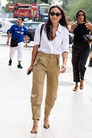 6 Of The World S Most Stylish People Show Us How To Wear Cargo Pants Now Cargo Pants Women Cargo Pants Outfit Cargo Pants Women Outfit