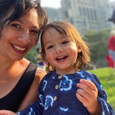 Following a musician from 1985 to present day