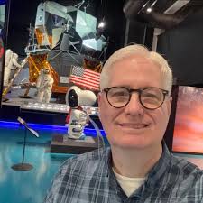 Hello! Happy to see this group has almost 33,000 members! 🇺🇸 I started  watching, "The Adventures of Superman", as a young child, in the late 50's,  and watched