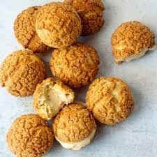 Choux Au Craquelin With Praline Pastry Cream Filling Ritzy Mom Pastry Cream Filling Pastry Cookies Recipes Chocolate Chip
