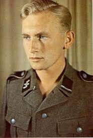 Holen sie sich ein 7.000 zweites german wehrmacht infantry soldier in stockvideo mit 25fps. Hair