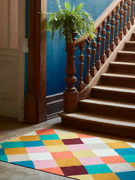 Si Lo Tuyo Es El Twister Lo Petaras Con La Alfombra Vinderod Arriba Los Cuadros De Colores Alfombras Ikea Alfombras Coloridas