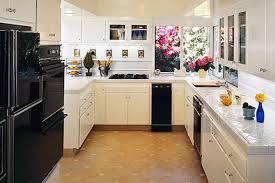 Such gorgeous ideas for decorating a farmhouse kitchen on a budget. Small Kitchen Decorating Ideas On A Budget