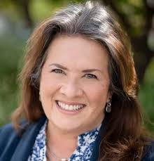 Lauren Uribe's Instagram, Twitter & Facebook