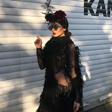 Când este lăsat singur cu un polițist paranoic care are un accident ilar și fatal, fuguain se trezește nu cu. In Mai PuÈ›in De 10 Minute Incepe Gala Eliminatorie Bravo Ai Stil FiÈ›i Cu Ochii In Patru È™i Cu Telefoanele In Mana AstÄƒzi Am Nevoie De