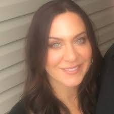 Lisa Potteiger's Instagram, Twitter & Facebook