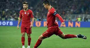 Seleção portuguesa de futebol) est la sélection de joueurs portugais représentant le pays lors des compétitions internationales de football masculin, sous l'égide de la fédération portugaise de football. Ronaldo Misses Second Training With Portugal After Foot Infection