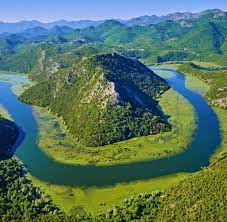 1 lisičica ingår i rumija. Montenegro Weltkulturerbe Berge Und Turkisfarbenes Meer Welt