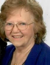 Esther Downs's Instagram, Twitter & Facebook